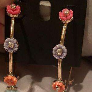 These Earring Have Flowers With Diamonds In The Middle Just In Time For Summer